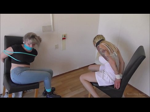 ❤️ Verslaafd / vastgebonden en de mond gesnoerd / jonkvrouw in nood ❤ Harde porno at us