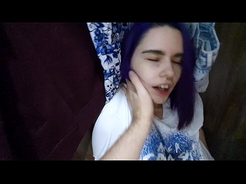 ❤️ Vond mijn zus in de kast en hielp haar klaarkomen ❤ Harde porno at us