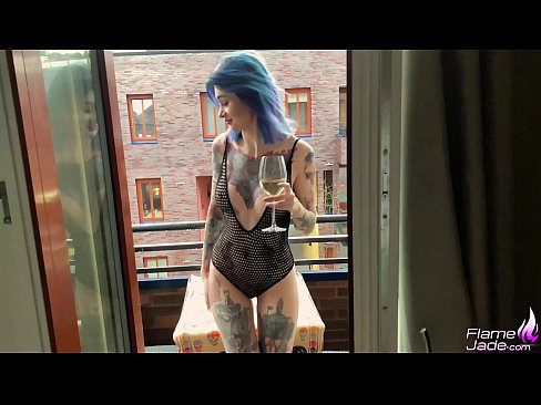 ❤️ Enorm meisje zuigt met een slok en neukt hartstochtelijk onder de open hemel ❤ Harde porno at us